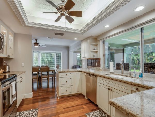 Gorgeous Vacation Rental Home with Private Pool Sleeps 6