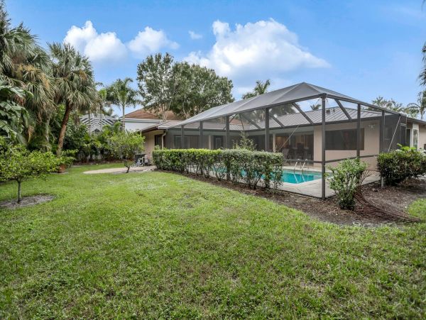Gorgeous Vacation Rental Home with Private Pool Sleeps 6