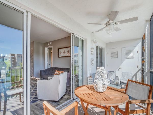 Marco Island Condo Short Walk to Beach with Communal Pool