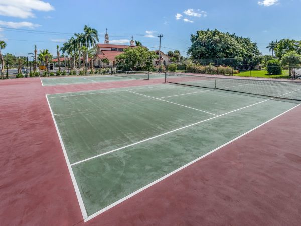 Marco Island Condo Short Walk to Beach with Communal Pool