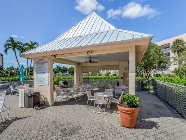 Marco Island Condo Short Walk to Beach with Communal Pool