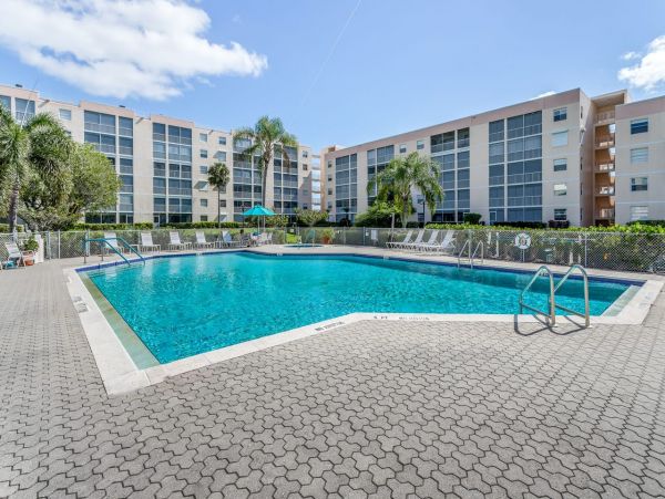 Marco Island Condo Short Walk to Beach with Communal Pool