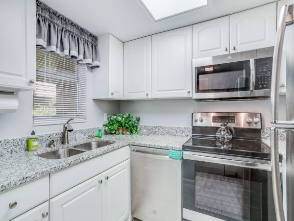 Nice Vacation Rental Condo Short Walk to Beach with Pool