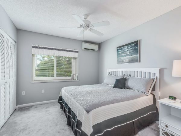 Nice Vacation Rental Condo Short Walk to Beach with Pool