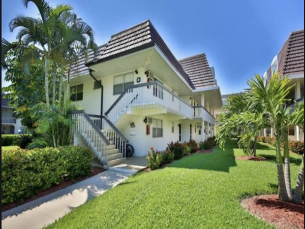 Nice Vacation Rental Condo Short Walk to Beach with Pool
