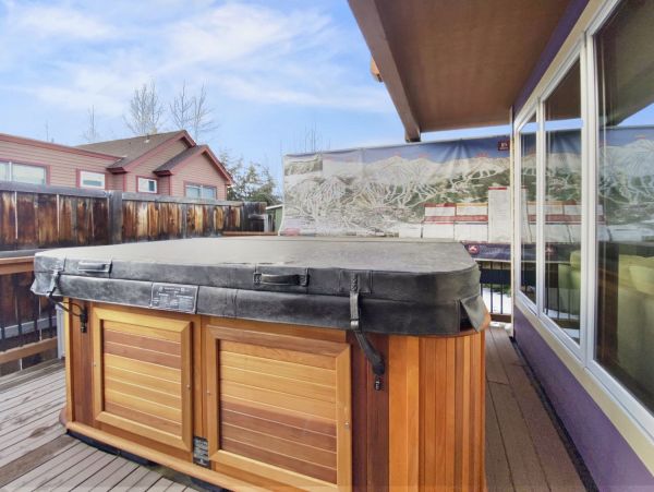 Breckenridge Vacation Home with Mountain Views & Hot Tub