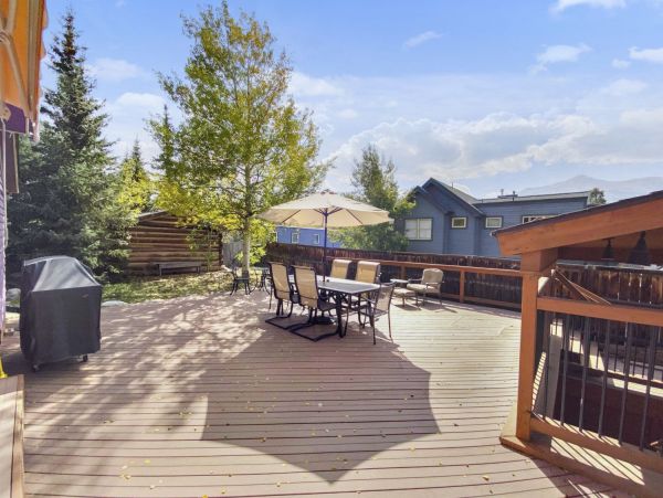 Breckenridge Vacation Home with Mountain Views & Hot Tub