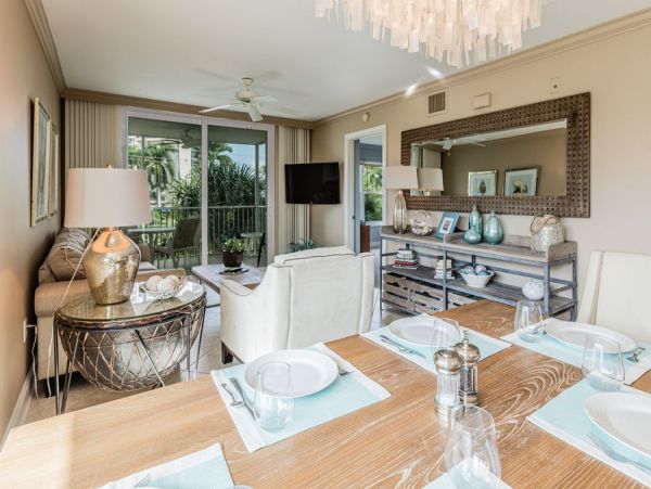 Marco Island 3 Bedroom Condo Community Pool & Tennis Courts