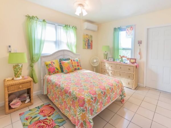 Turks & Caicos 4 Bedroom Villa Grace Bay Steps to the Beach
