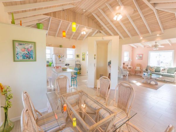 Turks & Caicos 4 Bedroom Villa Grace Bay Steps to the Beach