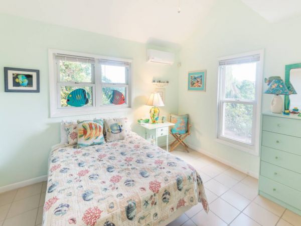 Turks & Caicos 4 Bedroom Villa Grace Bay Steps to the Beach