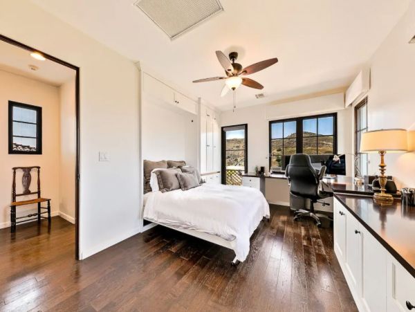 Magnificent Malibu luxury  Three Bedrooms Pool Views