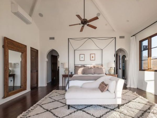 Magnificent Malibu luxury  Three Bedrooms Pool Views