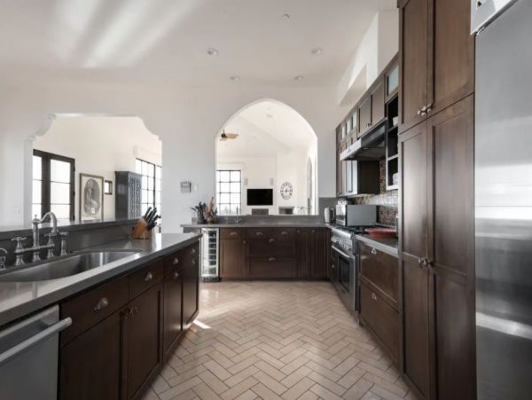 Magnificent Malibu luxury  Three Bedrooms Pool Views