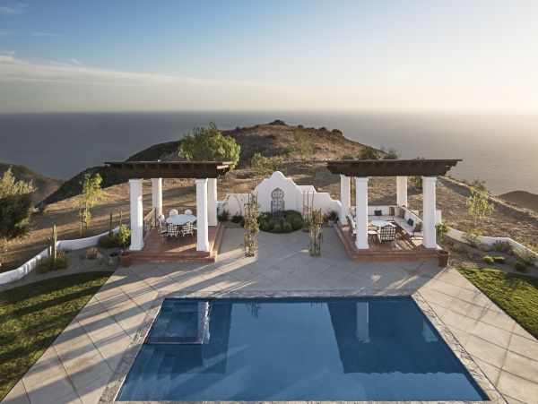 Magnificent Malibu luxury  Three Bedrooms Pool Views