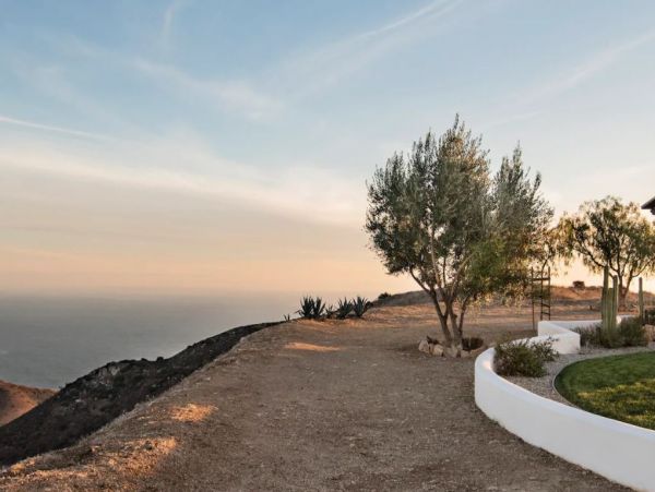Magnificent Malibu luxury  Three Bedrooms Pool Views