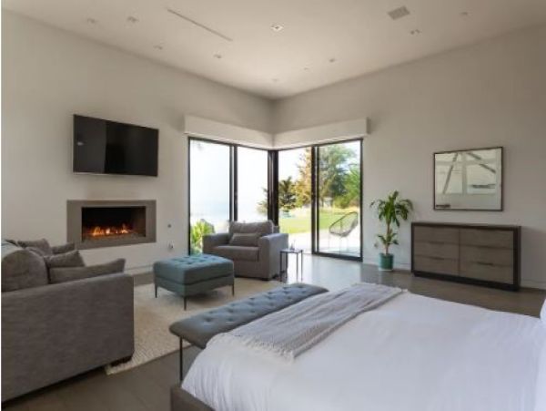 On Beach Private Pool Luxury Malibu Vacation Home