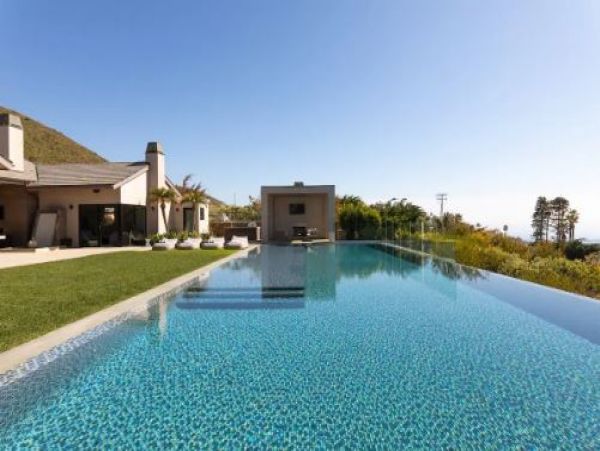 On Beach Private Pool Luxury Malibu Vacation Home