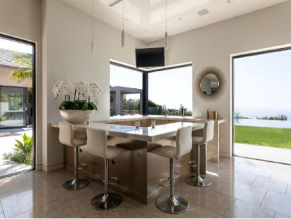 On Beach Private Pool Luxury Malibu Vacation Home