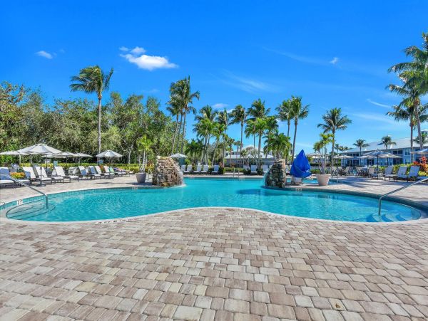 Stylish Golf Course Condo with Scenic Views & Resort Amenities