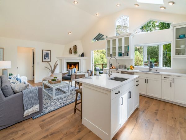 Six Bedroom Montecito Vacation Home with Spa + Guest House