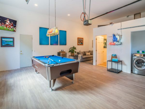 Six Bedroom Montecito Vacation Home with Spa + Guest House