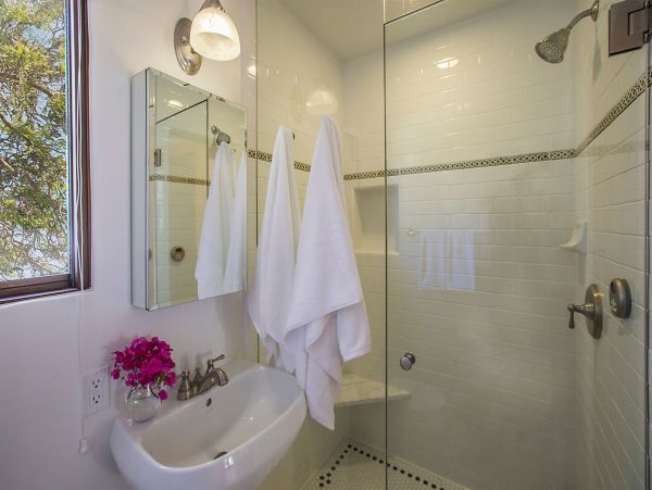 Close to Beach Three Bedroom Vacation Home in Montecito