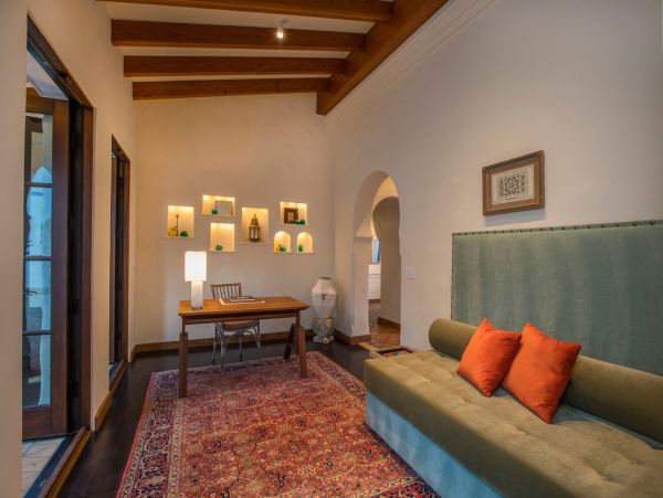 Close to Beach Three Bedroom Vacation Home in Montecito