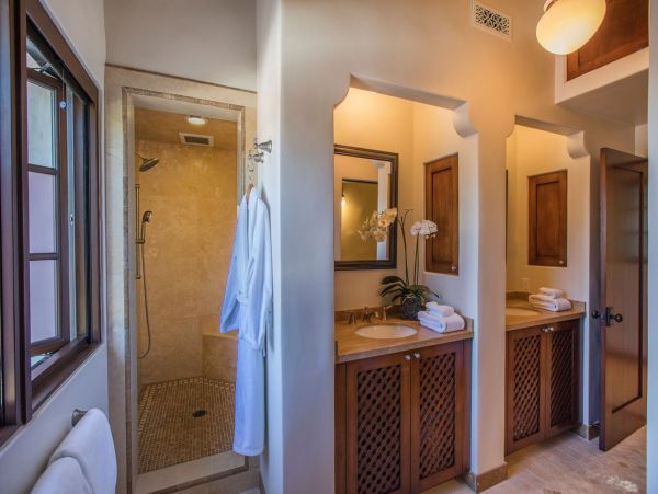 Close to Beach Three Bedroom Vacation Home in Montecito