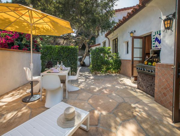 Close to Beach Three Bedroom Vacation Home in Montecito