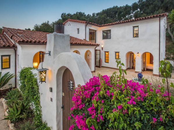 Close to Beach Three Bedroom Vacation Home in Montecito
