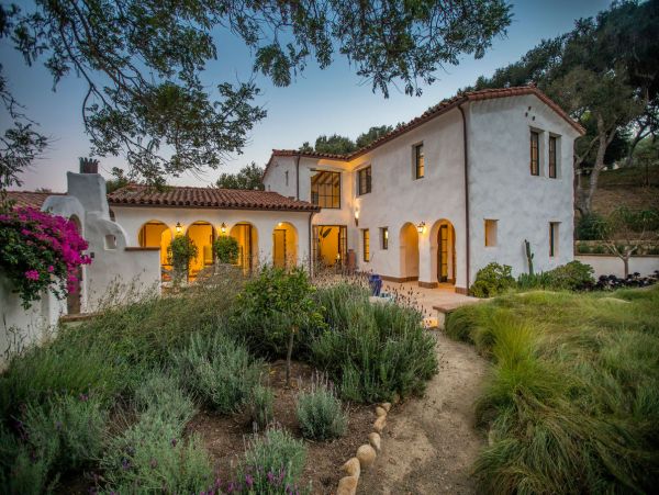 Close to Beach Three Bedroom Vacation Home in Montecito