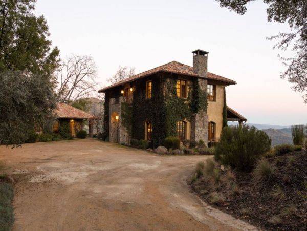 Napa Three Bedroom Mountain View Pool Home