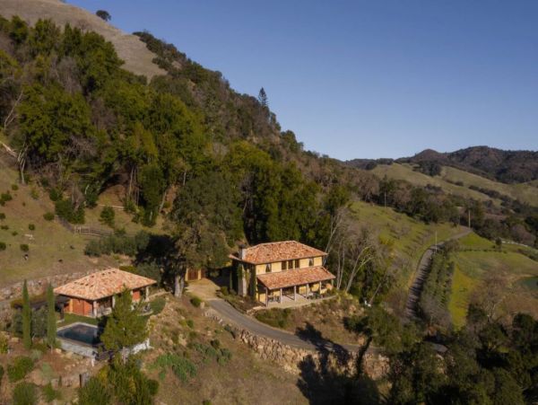 Napa Three Bedroom Mountain View Pool Home