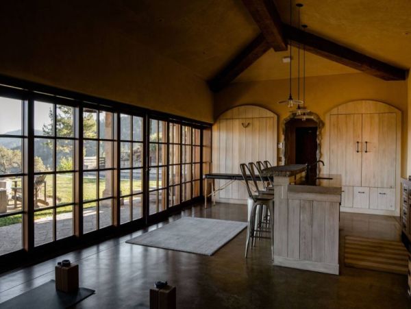 Napa Three Bedroom Mountain View Pool Home
