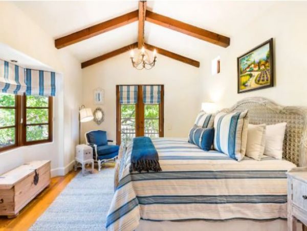 Sonoma Vacation Pool Home Three Bedrooms Mountain Views