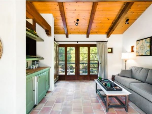 Sonoma Vacation Pool Home Three Bedrooms Mountain Views