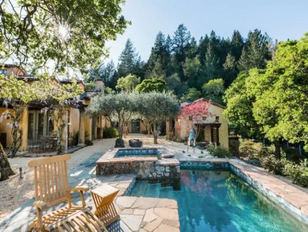 Sonoma Vacation Pool Home Three Bedrooms Mountain Views