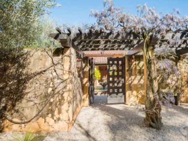 Sonoma Vacation Pool Home Three Bedrooms Mountain Views