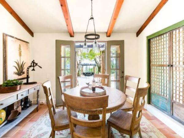 Sonoma Vacation Pool Home Three Bedrooms Mountain Views