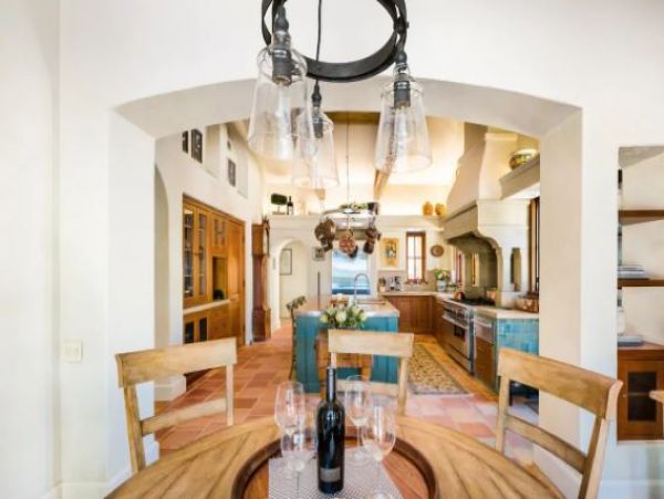 Sonoma Vacation Pool Home Three Bedrooms Mountain Views