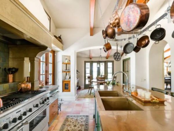 Sonoma Vacation Pool Home Three Bedrooms Mountain Views