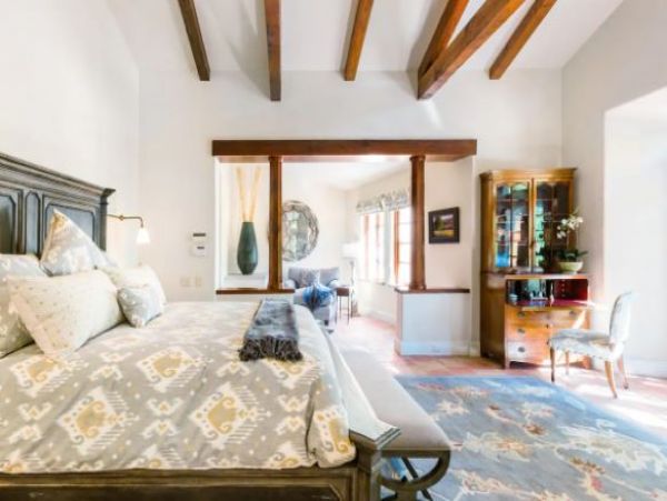 Sonoma Vacation Pool Home Three Bedrooms Mountain Views