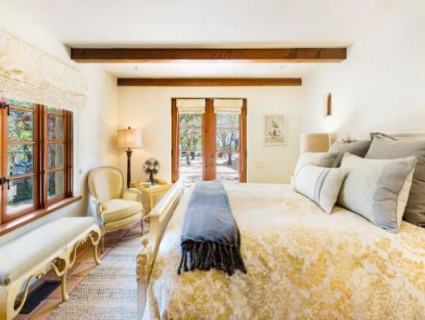 Sonoma Vacation Pool Home Three Bedrooms Mountain Views
