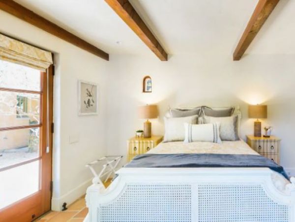 Sonoma Vacation Pool Home Three Bedrooms Mountain Views