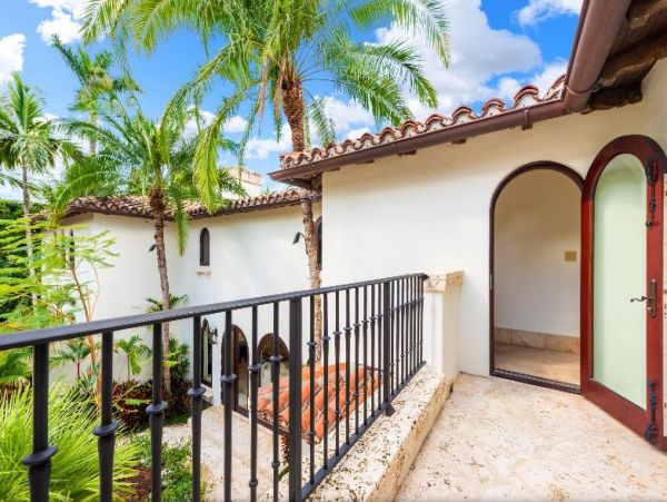 Bay View Miami Vacation Villa Private Pool and Spa