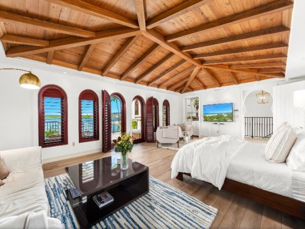 Bay View Miami Vacation Villa Private Pool and Spa