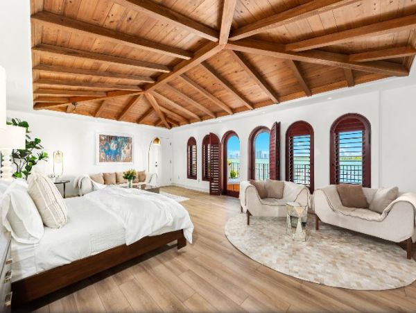 Bay View Miami Vacation Villa Private Pool and Spa