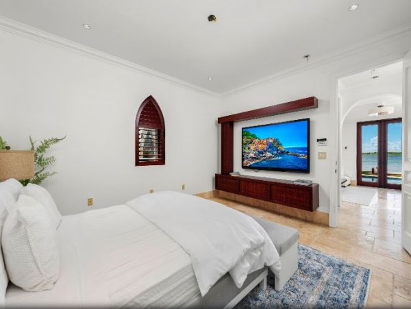 Bay View Miami Vacation Villa Private Pool and Spa