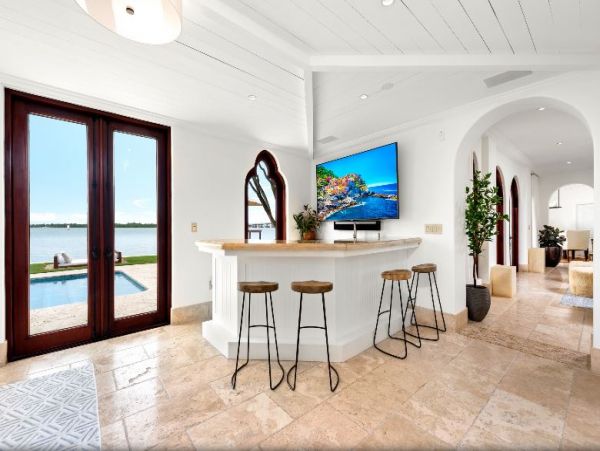 Bay View Miami Vacation Villa Private Pool and Spa